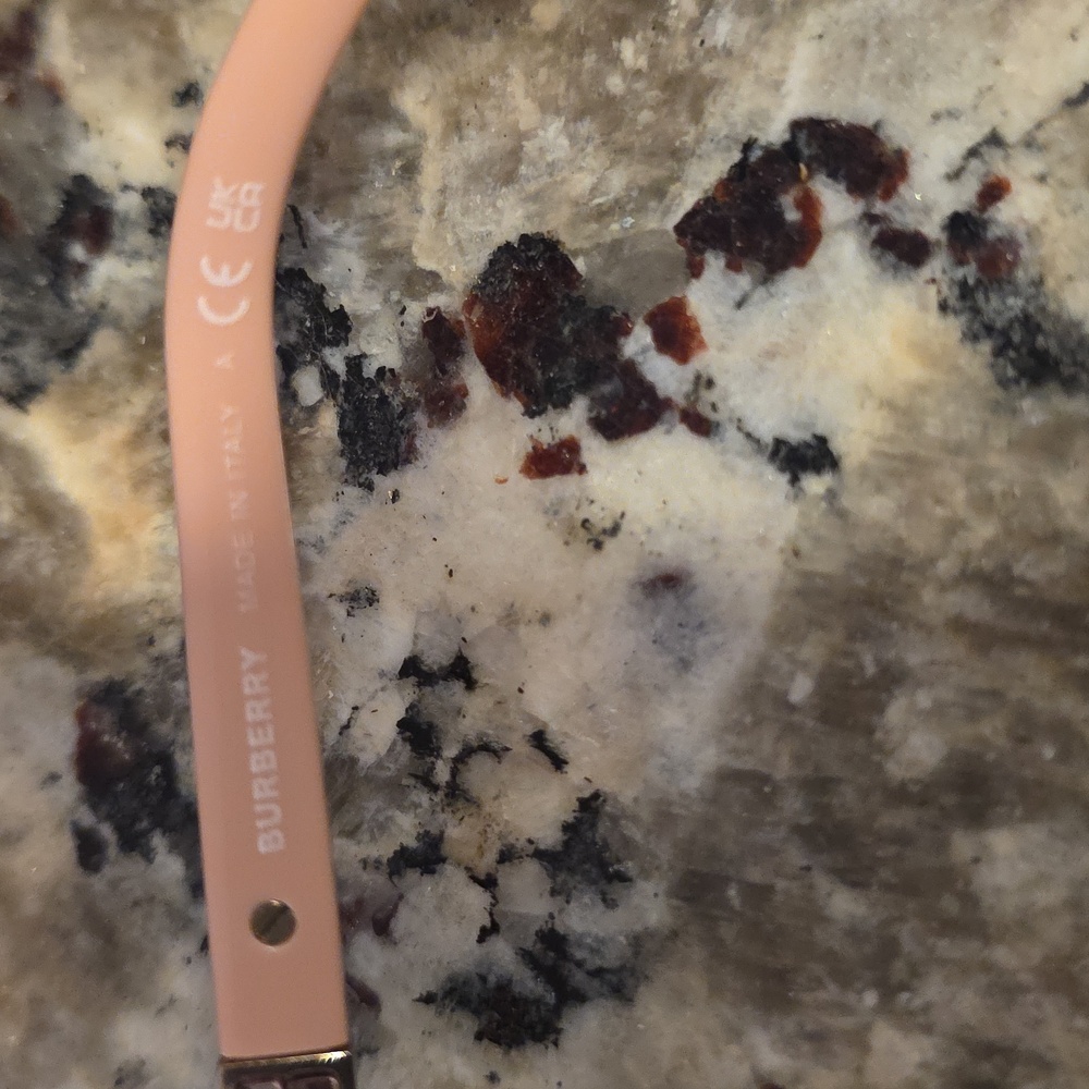 Burberry B4389-F Pink Oversized Sunglasses ( Read Description) - Picture 10 of 10